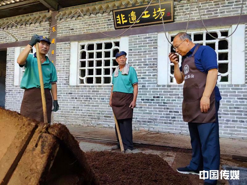 企业发展要走自己的特色之路 ——探访景芝春开窖元隆酒庄