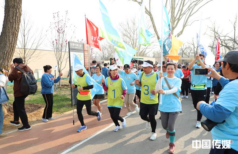 <strong>京台健心跑，共叙两岸情 第三届百城万人健心跑启动</strong>