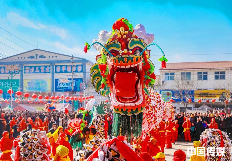 石景山游乐园国庆非遗盛宴启幕:平城纸龙舞动京城