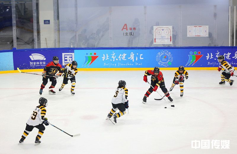 第六届北京冰球公开赛圆满结束