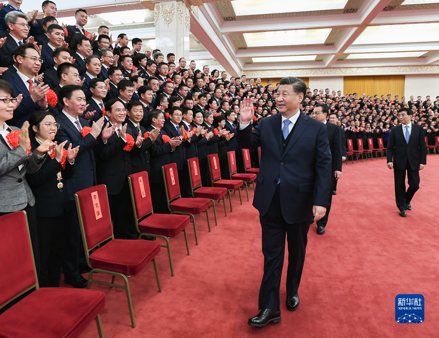 <strong>习近平会见平安中国建设表彰大会代表 李克强王沪宁韩正参加会见</strong>